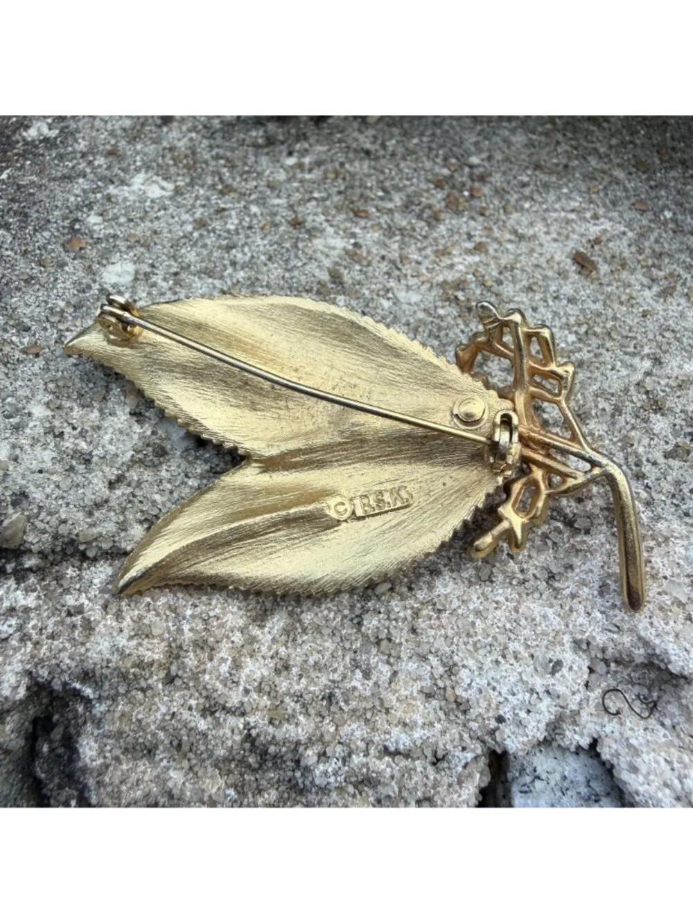 BSK Gold Tone Leaf Wheat Brooch Pin Textured Fall Botanical Mid Century 50s VTG